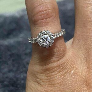 1 carat natural diamond ring set in 14k setting